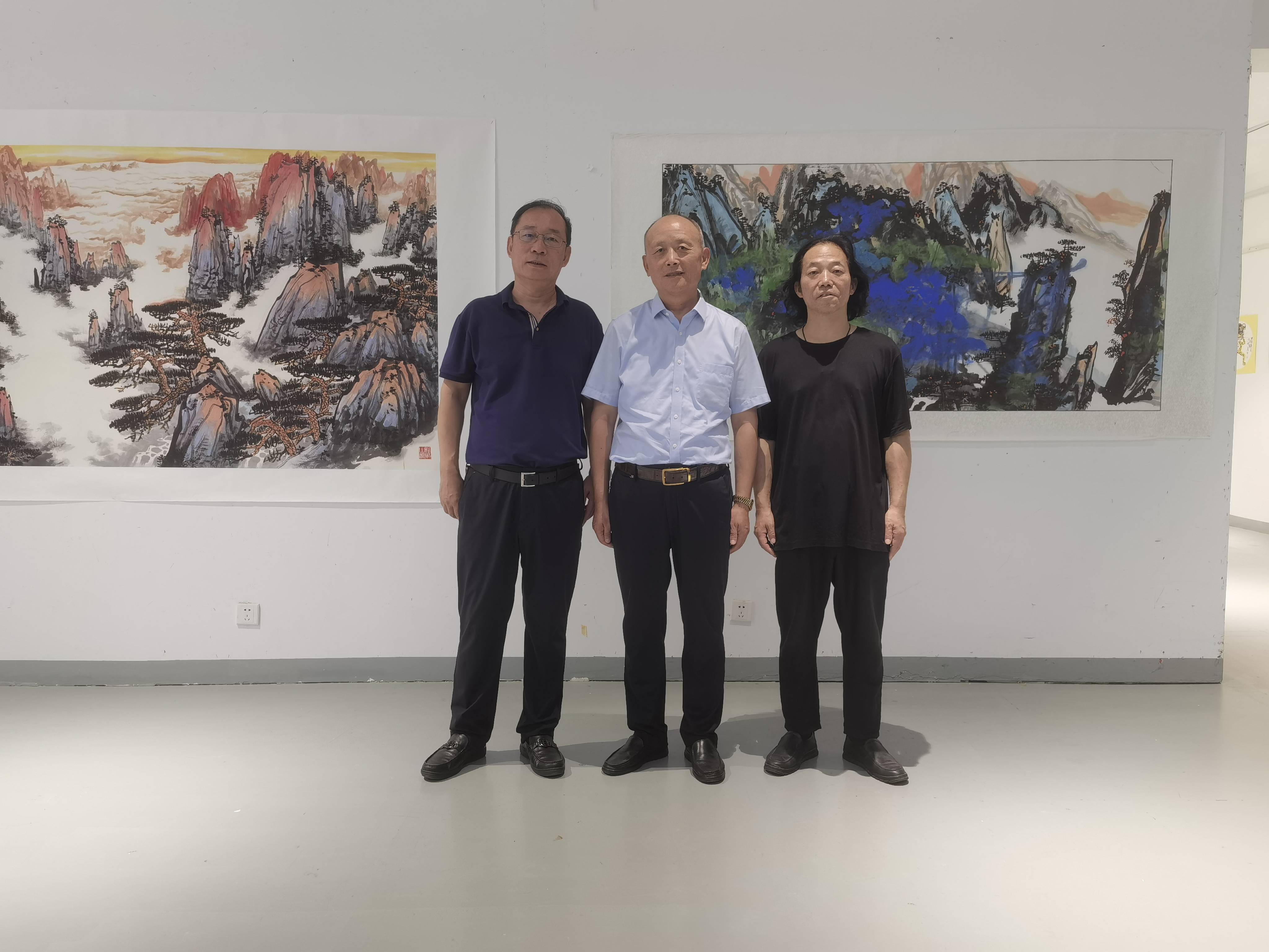 得 意 忘 形--吴明龙先生扇面小品展在河南大观美术馆举办