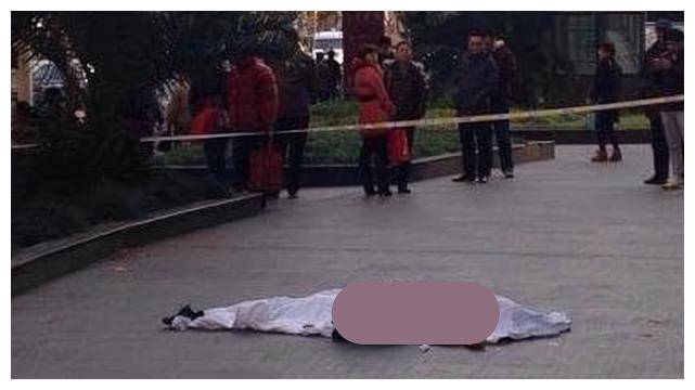 上海女子"遭网暴"跳楼身亡:打赏200元被"圣母"嫌少!