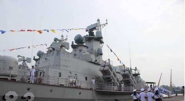 越南海军又服役两艘大型高速导弹艇装有16枚反舰导弹