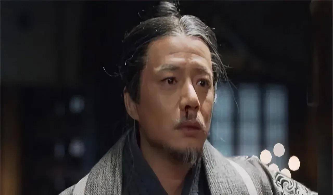 父亲被张飞杀害,母亲被曹操关羽争抢,长大后成为名将,他是谁?