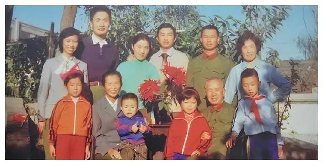 陈小鲁:陈毅元帅幼子,本应前途无量,为何最后执意离开军队?