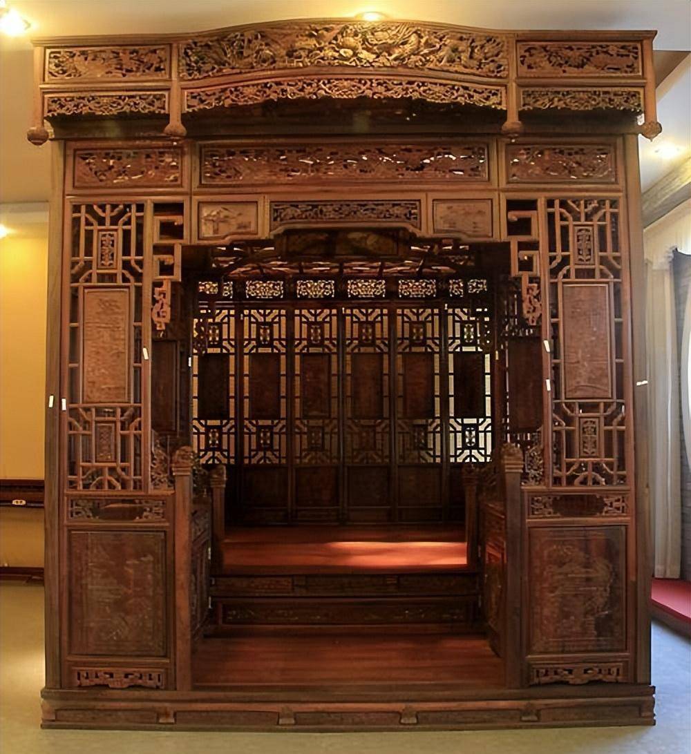 福建发现清朝3吨重龙床,学者要求上交,收藏者:给我5个亿