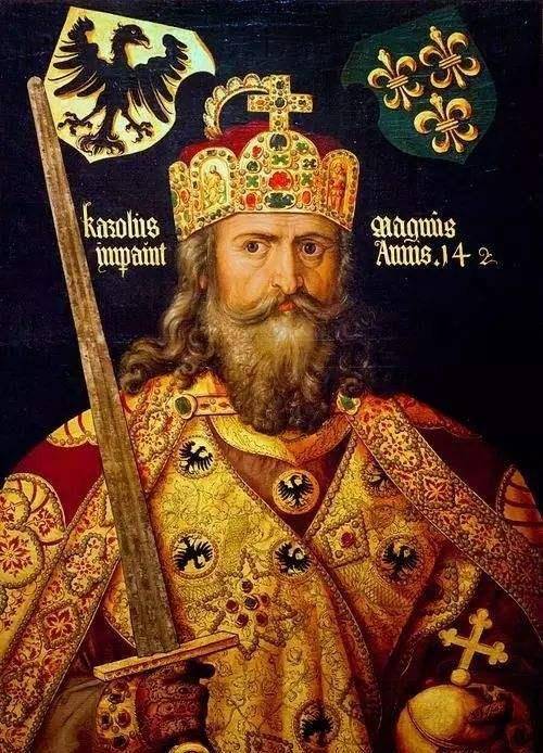 黑桃q是古希腊神话中的女神雅典娜;红桃q上是朱迪斯;梅花q上是阿金尼