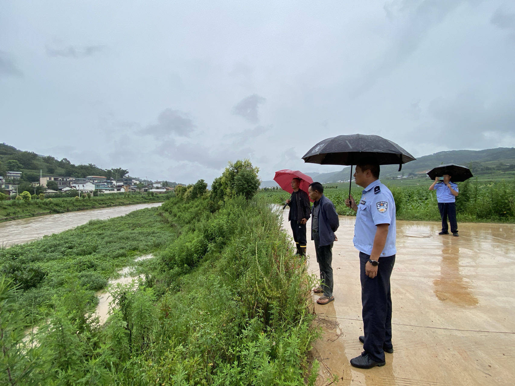 八条路水库图片