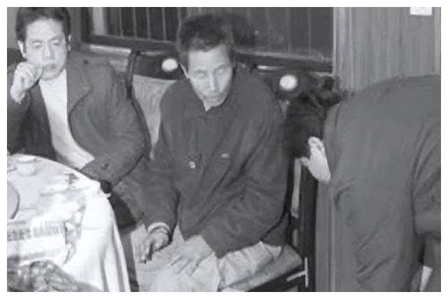 于是吴建臣供述了自1993年4月以来,先后奸杀九名外地妇女的恶行.