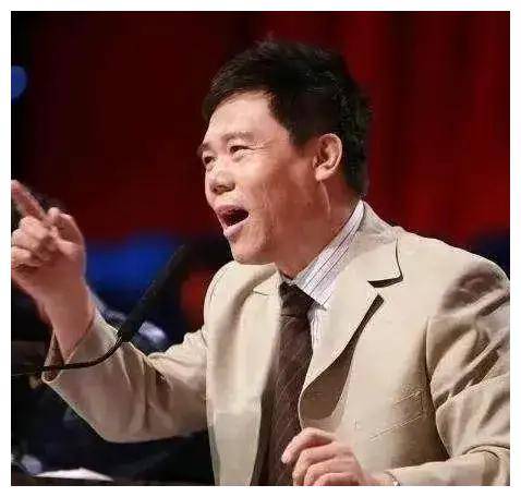 司马南连续两天发文怒怼张文宏,他是在为民谋利吗?