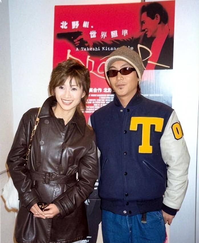 1998年12月,酒井同高相佑一在东京举办了婚礼,几个月后,她生了一个