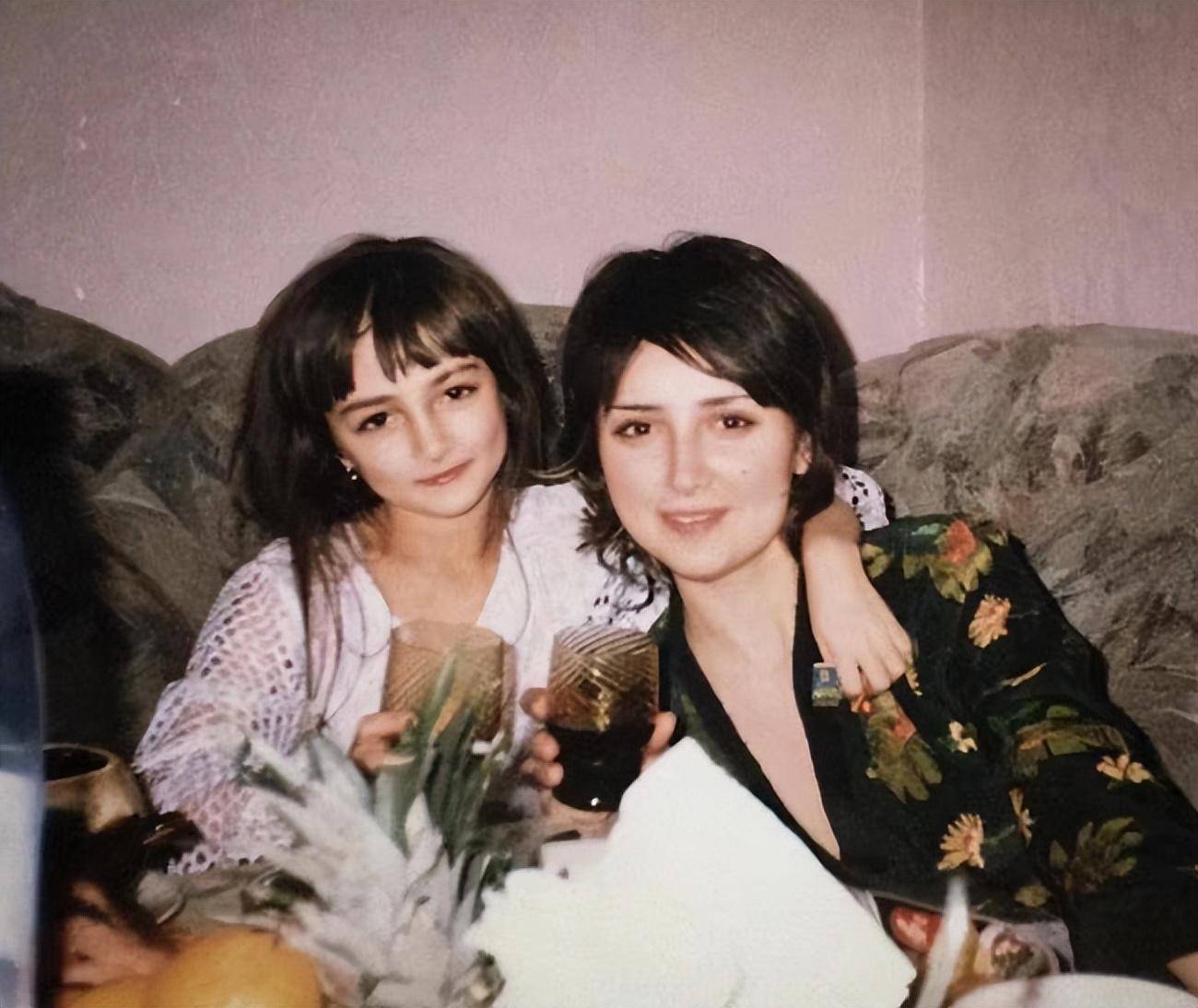 为避俄乌战火,花30万带岳父一家回中国_凯瑞_父母_妻子