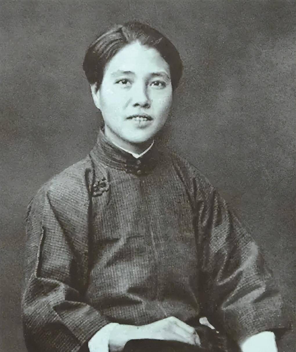 1927女烈士图片