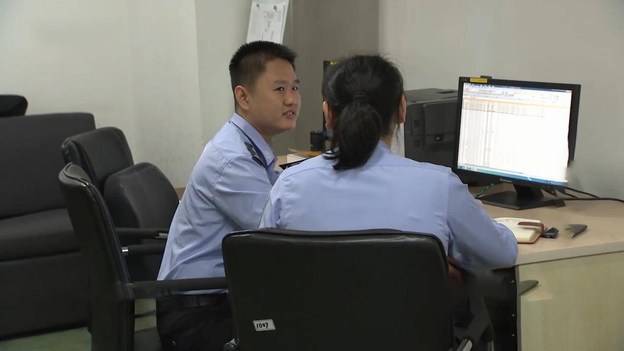 一般来说，破获经侦类案件，查清楚流动资金最为关键。因此，经侦总队决定从这个账号的资金来源入手