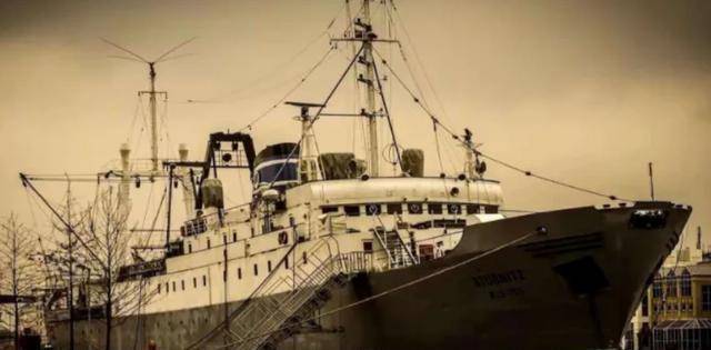 原创幽灵船棉兰号:船员全体丧生,手指同一方向,救援中途莫名起火