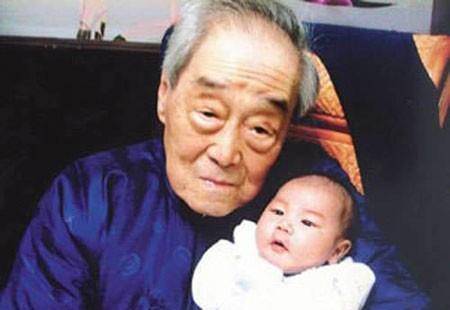 末代"衍圣公"孔德成:出生时大排面,国家鸣13响礼炮为他庆生