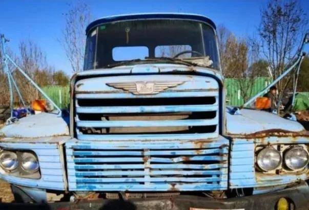 儿时的记忆,盘点八十年代为国家发展做出巨大贡献的进口卡车