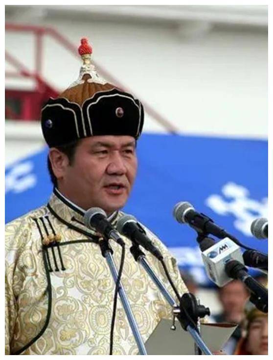 9年前,亲美的前蒙古国总统恩赫巴亚尔,为何会突然跑路韩国?