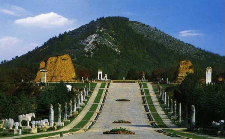 盗墓贼的"祖师爷",挖200座墓赚5亿,行刑前:我知道秦陵入口