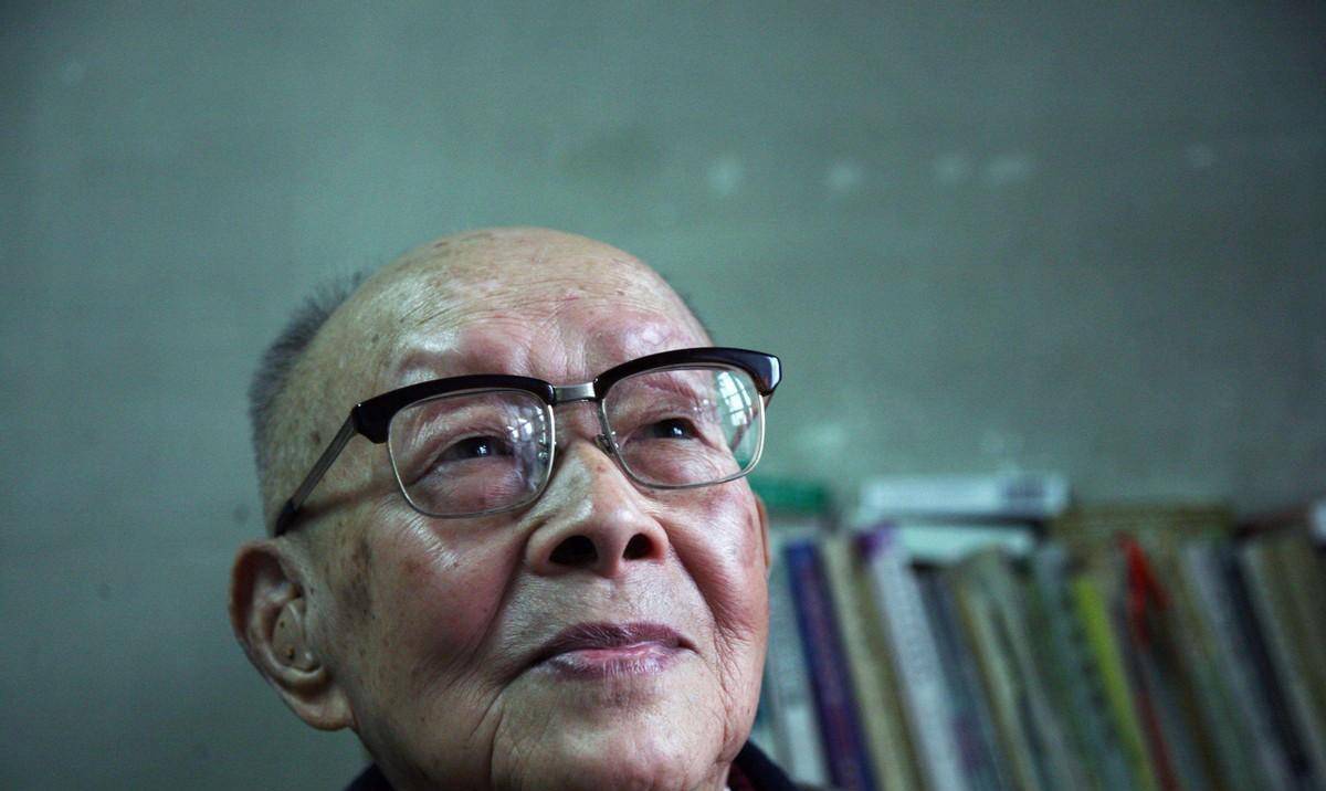 被上帝遗忘的周有光:活了112岁,女儿夭折,82岁儿子走在他前面