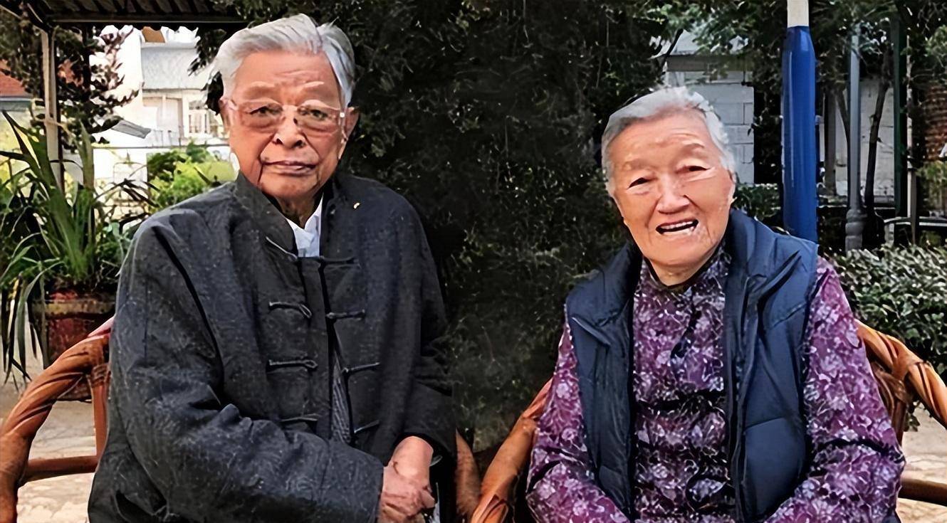 19年烟草大王褚时健去世,没有交代后事,马静芬表白:来生还嫁他