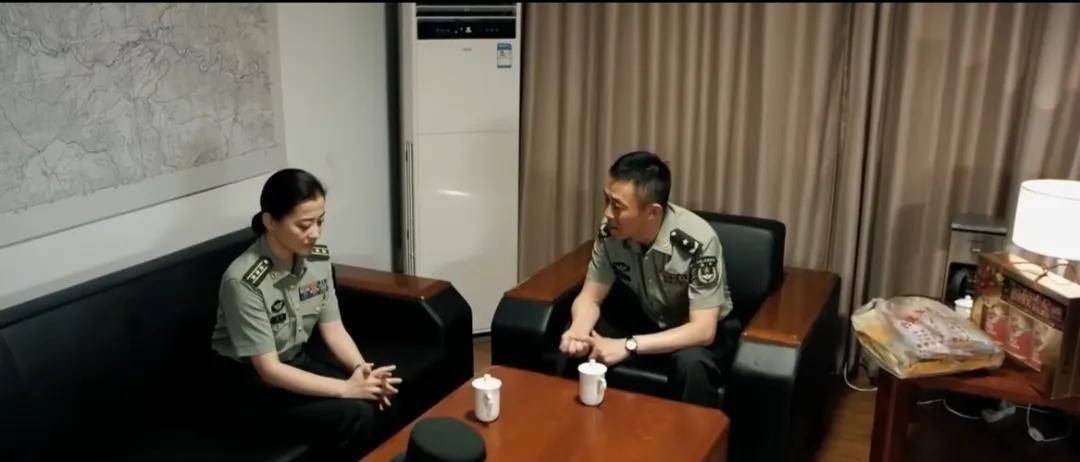 山豹旅旅长韩鹏是大校,为何政委佟菲只是上校_军衔_军龄_战区