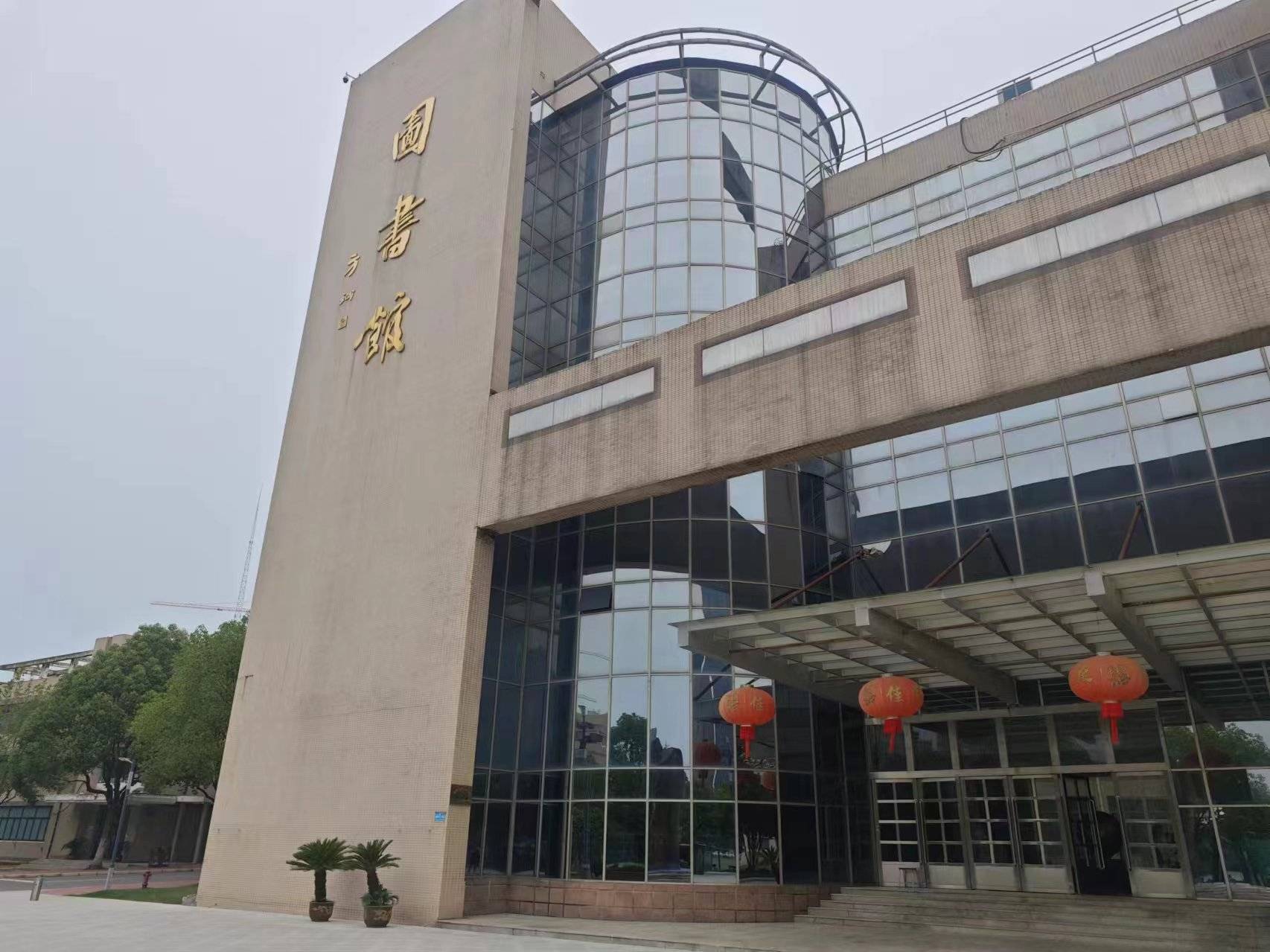 2025年安徽省單招滑檔想上全日制公辦大專還有什么辦法？可來安工貿預科班-圖2