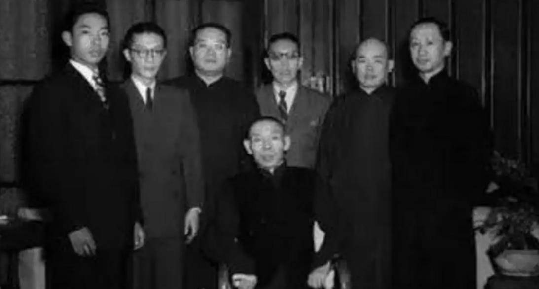 第二个妻子名为陈帼英,两人育有三个儿子,分别名为杜维桓