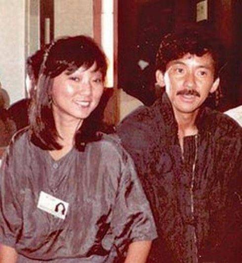 她把叶倩文介绍给丈夫,15年后,二人成婚,她带2孩子远走他乡