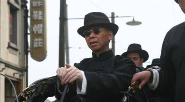黄金荣遭绑架,绑匪勒索50根金条,儿媳却少给一根,事后才知高明_上海滩