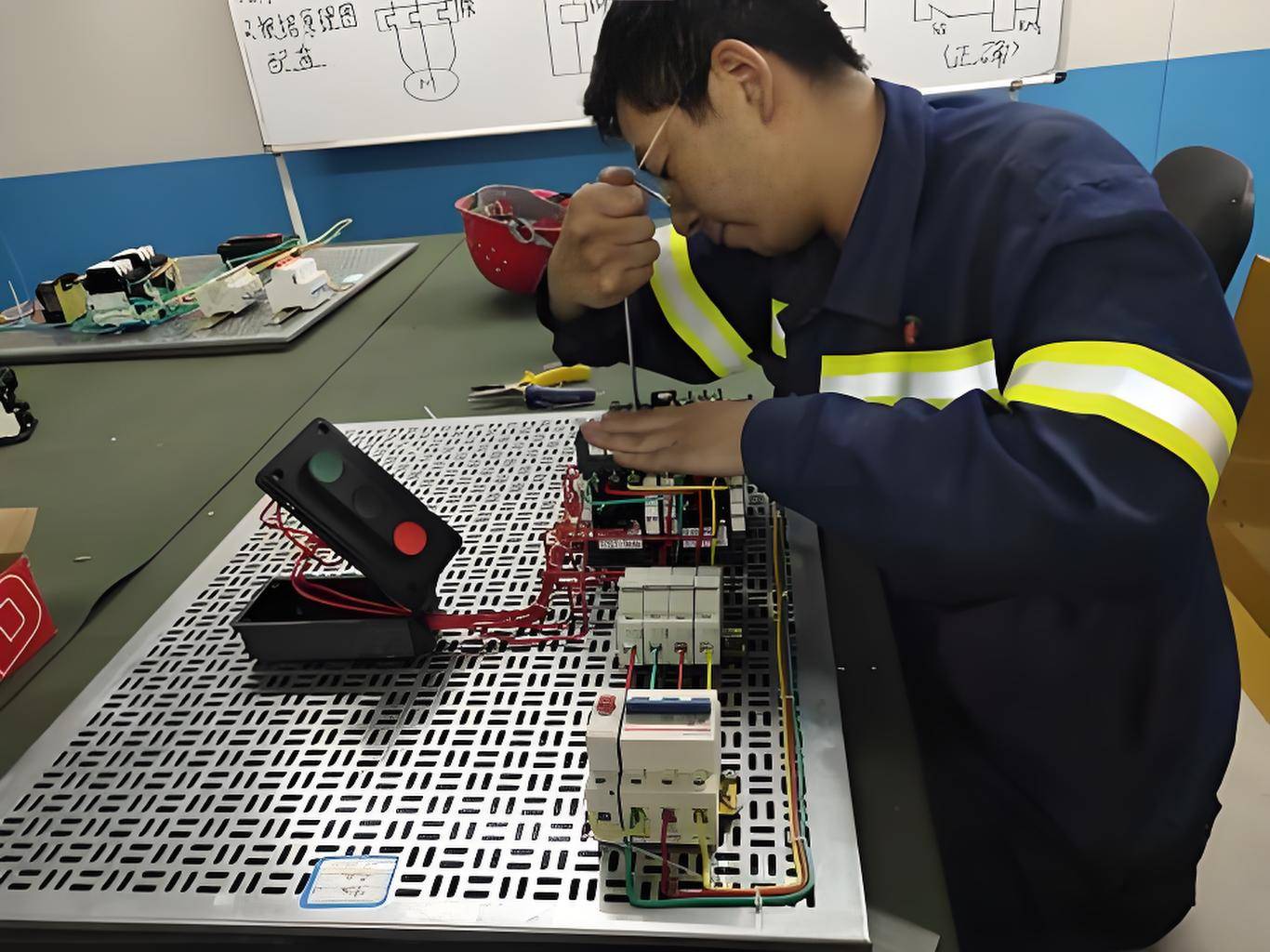 (网上最新通道)资格电工证考试网上报名官网(解锁最新站点)