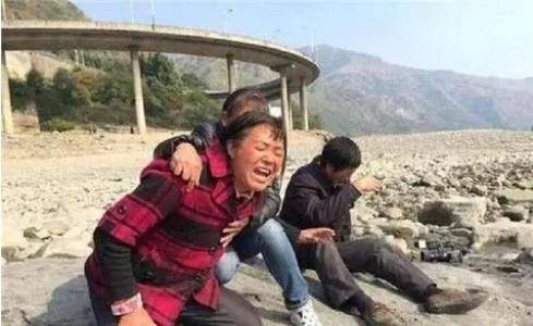 捞尸人:用烟味掩盖身上的"尸臭",给了死者尊严