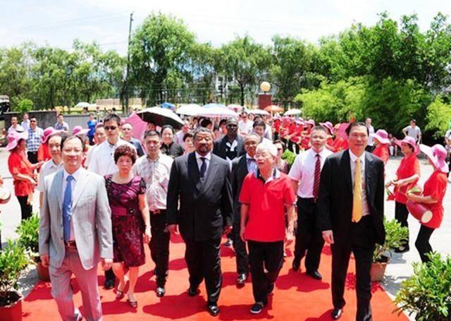 浙江后裔让·平:娶非洲总统女儿,与小舅子竞争总统之位_程志平_加蓬