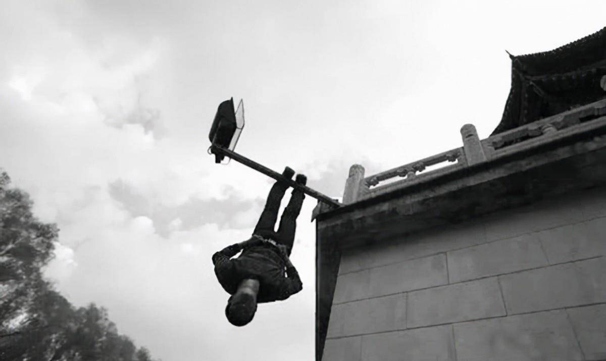 民国飞贼草上飞,盗广州首富巨款潜逃,因美娇娘暴露其行踪引杀祸