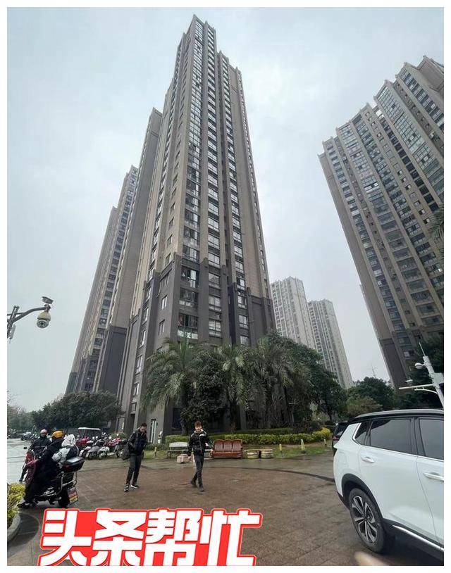 9日上午,福州市民蔡先生通过智慧海都平台报料称,仓山区双湖新城二区2