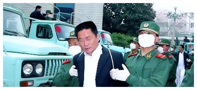 长春黑老大被枪杀,葬礼上百辆豪车撒钱送行,凶手身份让人胆寒!