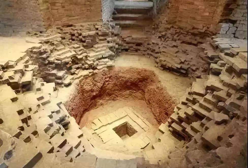雷峰塔下挖出一座地宫,出土神秘"金匣子",佛教人士:不许打开