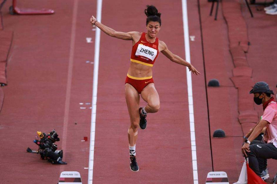 美女选手郑妮娜力:放弃加拿大国籍,毅然加入中国,称自己不后悔