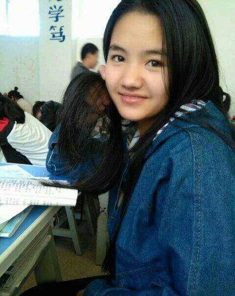 6年前,变形计"最美农村女孩"被城市妈妈收养,后来怎样了?