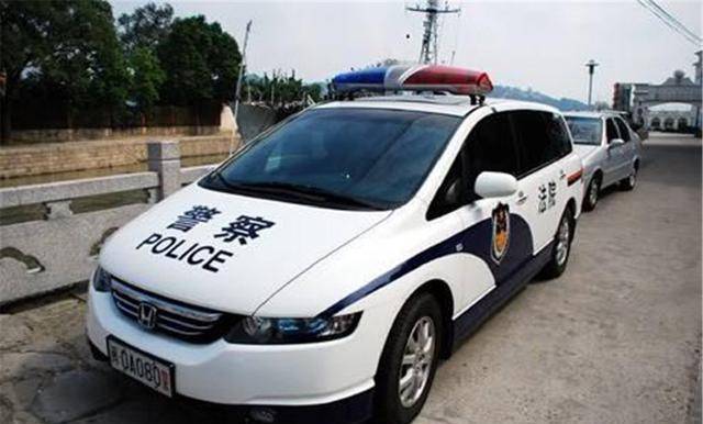 公安警车标贴图片