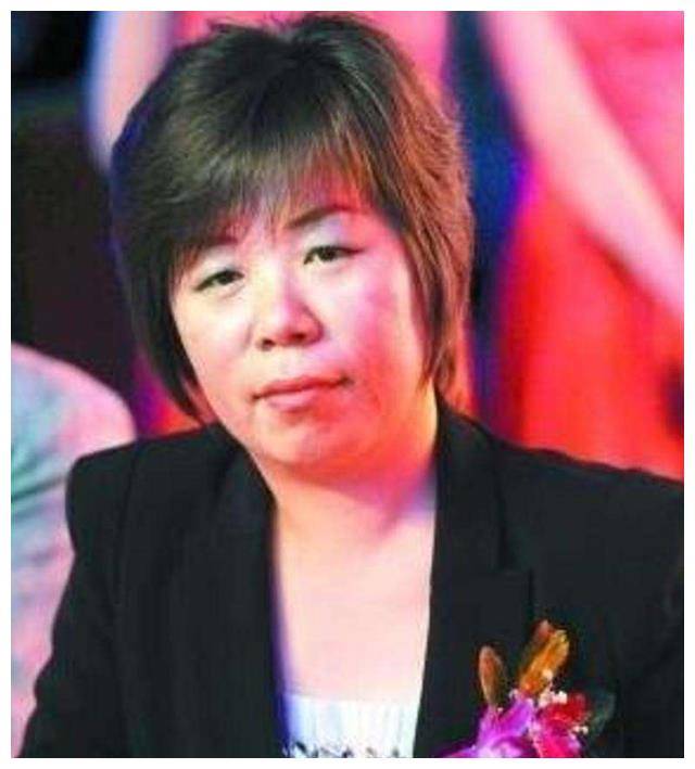 从富士康打工妹到百亿富婆,王来春赚了1800亿,大方分哥哥900亿
