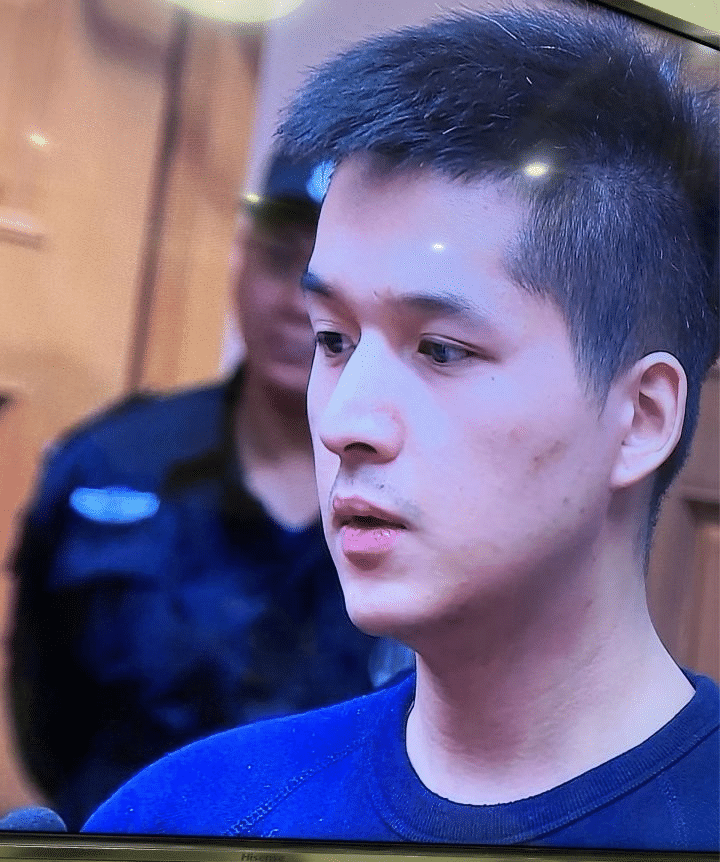 朱晓东在事后的供词中说,前一天晚上他们因为订酒店的事情发生了点