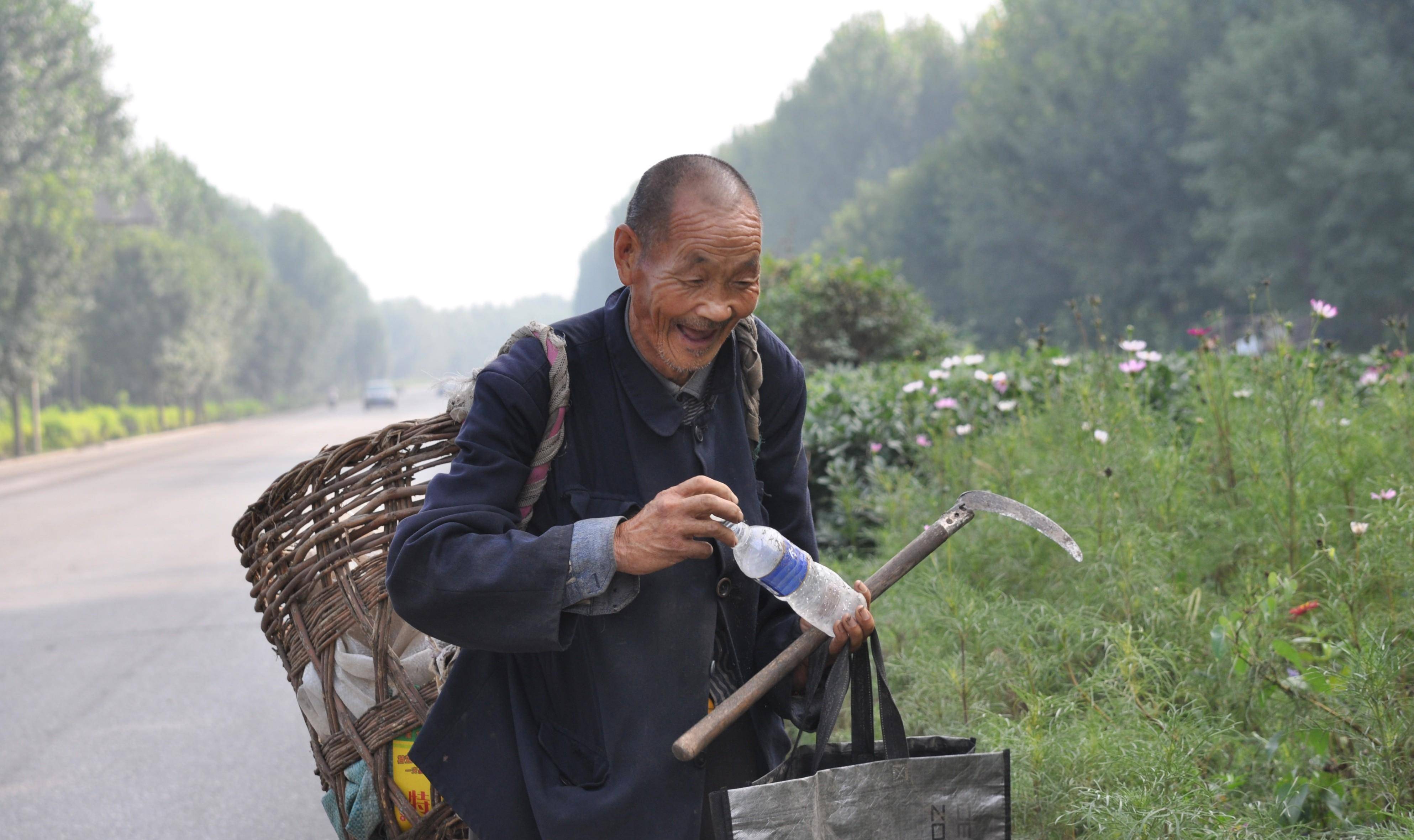 老人亮大几几老根霸气图片