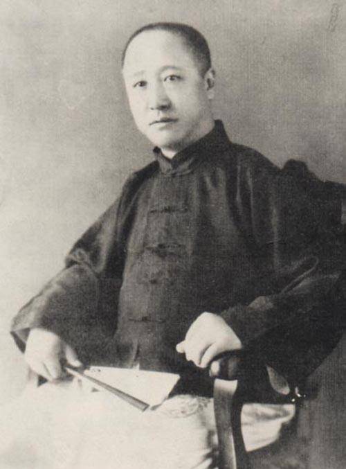 溥仪及其兄弟姐妹的父亲载沣一,爱新觉罗·溥仪爱新觉罗·溥仪(1906年
