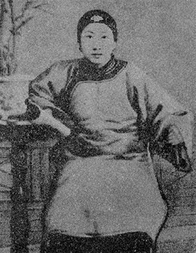 秋瑾:起义前遭丈夫家暴,遇害两年后丈夫抑郁而终!子女皆成才