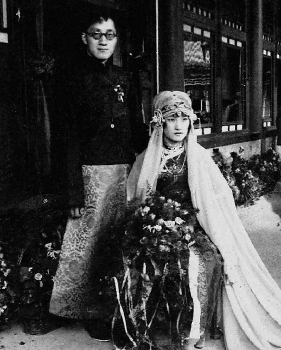 超级名媛陆小曼:确实漂亮,吸食鸦片牙齿烂光,最终下场尸骨无存