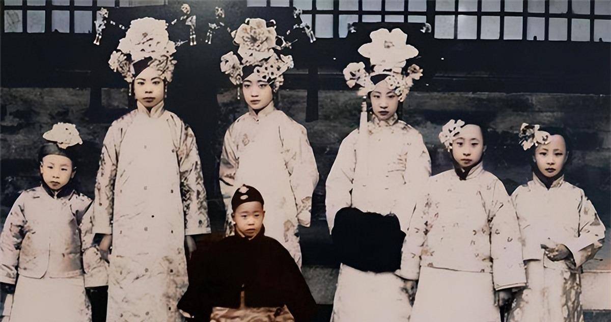 婉容被溥仪关"猪圈"十年,被救出时,她的一句话让人很心疼
