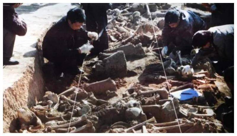 一座流沙墓,80名盗墓贼身死,墓室却完好无损,中国第一凶墓