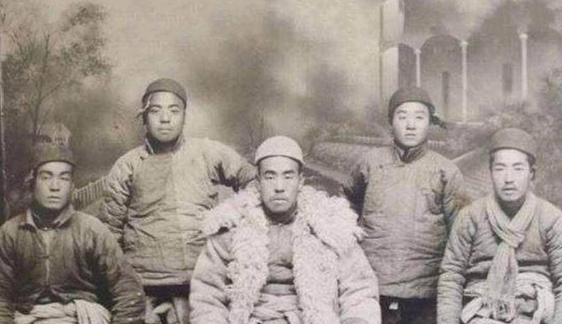 人们只知一代枭雄,"东北王"---张作霖,却不知他的手下败将"马上皇帝"
