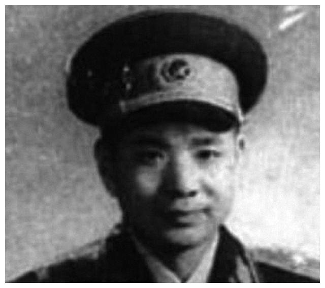 他是《亮剑》赵刚的原型,22岁革命,55年授少将,1973年却自杀