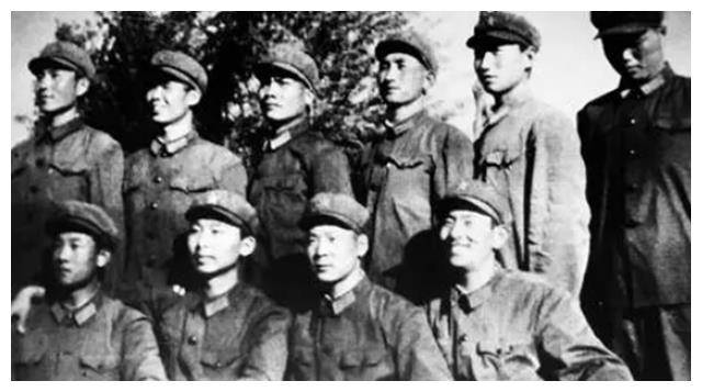 孤军深陷敌后,却创造了战史上一个奇迹,团长被升任为副师长_李长林_韩