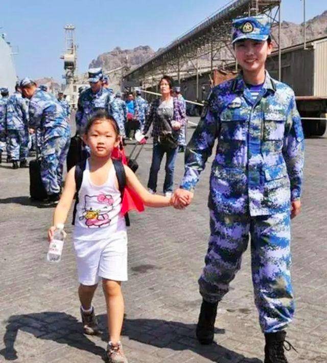 中国式撤侨又一次惊艳世界,警车开道特警保护,华侨全部安全撤离