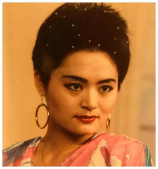 一代歌后金炜玲:曾经红过毛阿敏和韦唯,最后却只能靠当保姆为生