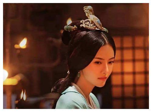 解开她的裙带,明白了她的苦衷!